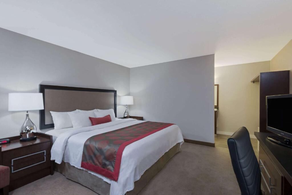In-room safe, desk, blackout drapes, iron/ironing board