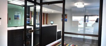 Motel 6 Burnsville, MN