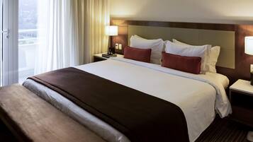 Minibar, Zimmersafe, Schreibtisch, Bügeleisen/Bügelbrett