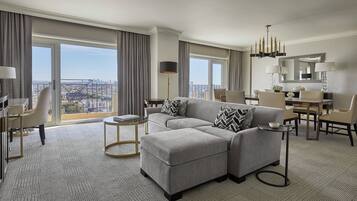 Premium bedding, down comforters, minibar, in-room safe