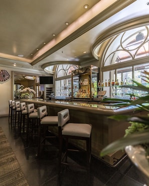 3 restaurantes: opção de café da manhã, almoço e jantar