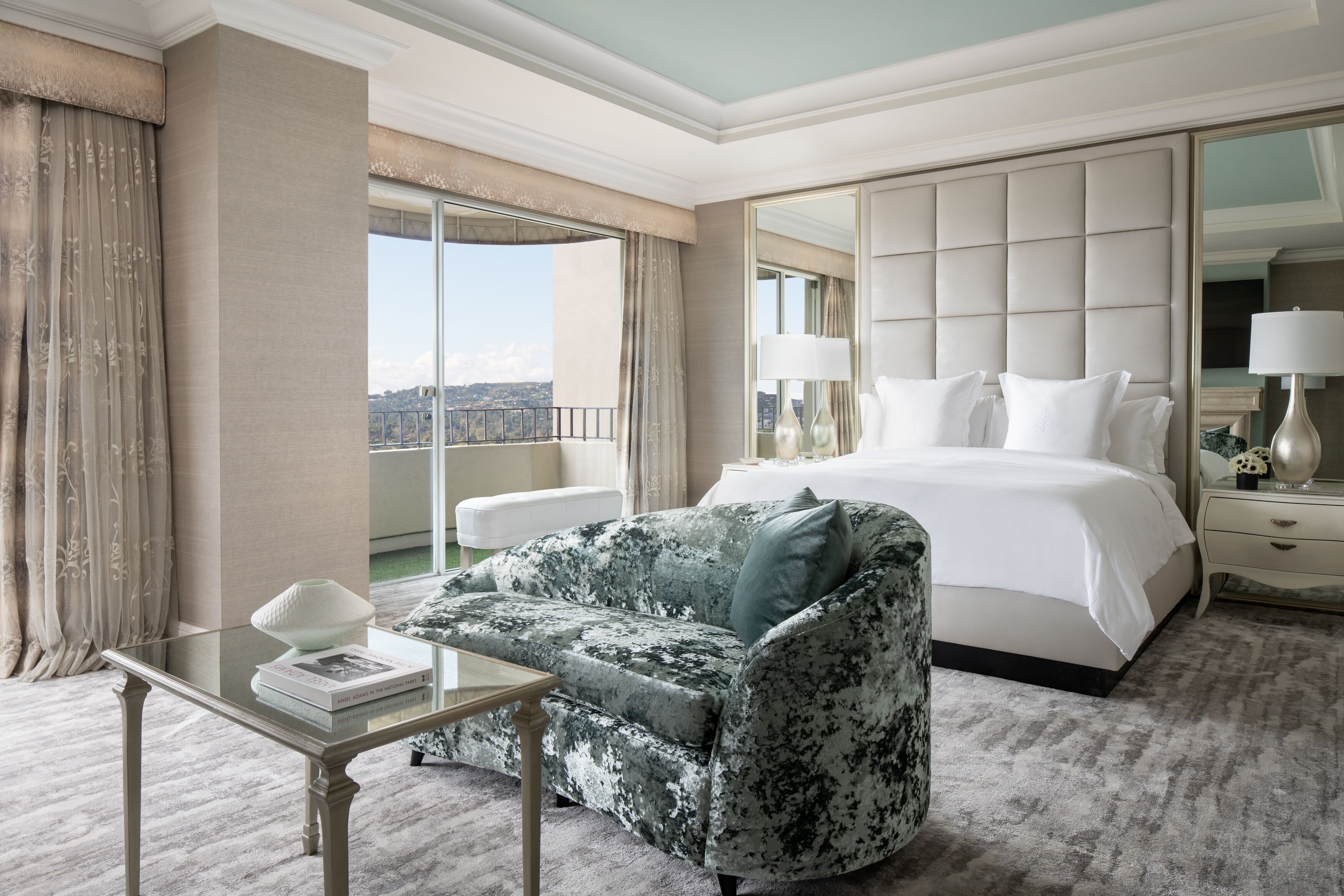 1 bedroom, premium bedding, down duvets, minibar