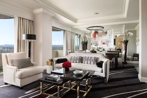 Televisión de pantalla plana, tablet y reproductor de DVD