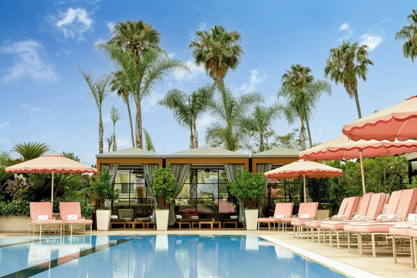 Outdoor pool, pool cabanas (surcharge), pool umbrellas