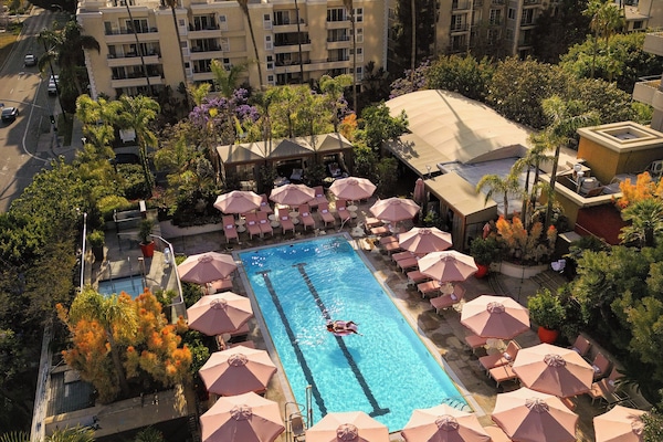 Outdoor pool, pool cabanas (surcharge), pool umbrellas