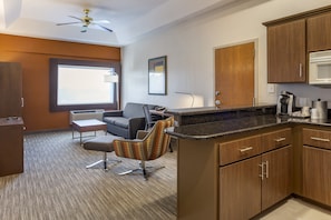 Suite, 1 Schlafzimmer | Zimmersafe, Verdunkelungsvorhänge, Bügeleisen/Bügelbrett