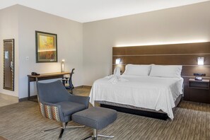 1 bedroom, in-room safe, blackout curtains, iron/ironing board - Holiday Inn Express Branson-Green Mountain Drive by IHG (Branson)