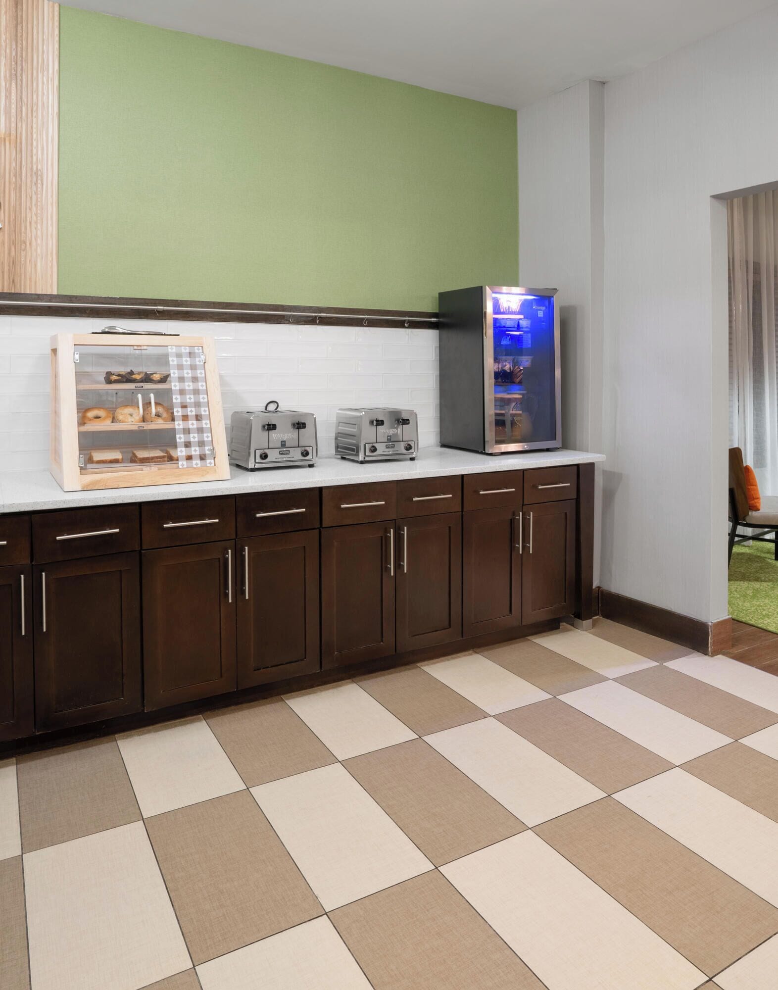 Colazione a buffet inclusa, servita tutte le mattine 