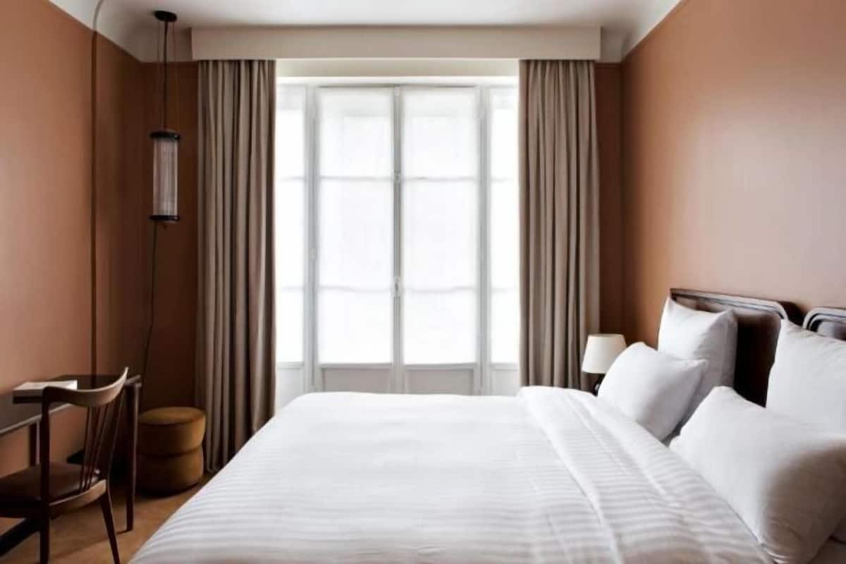 1 Schlafzimmer, hochwertige Bettwaren, Betten mit Memory-Foam-Matratzen