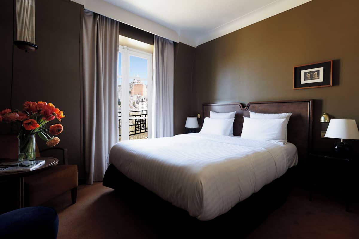 Executive Room | 1 bedroom, premium bedding, memory foam beds, minibar