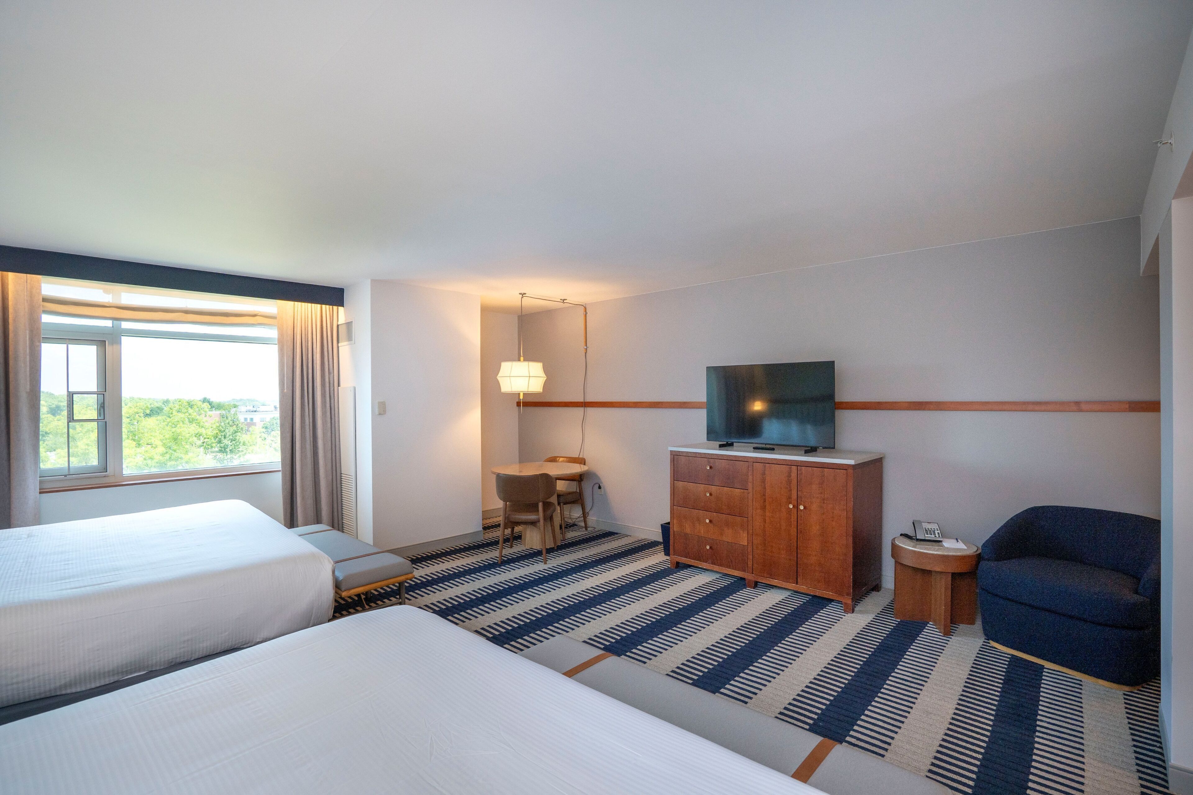 55-inch flat-screen tv with cable channels