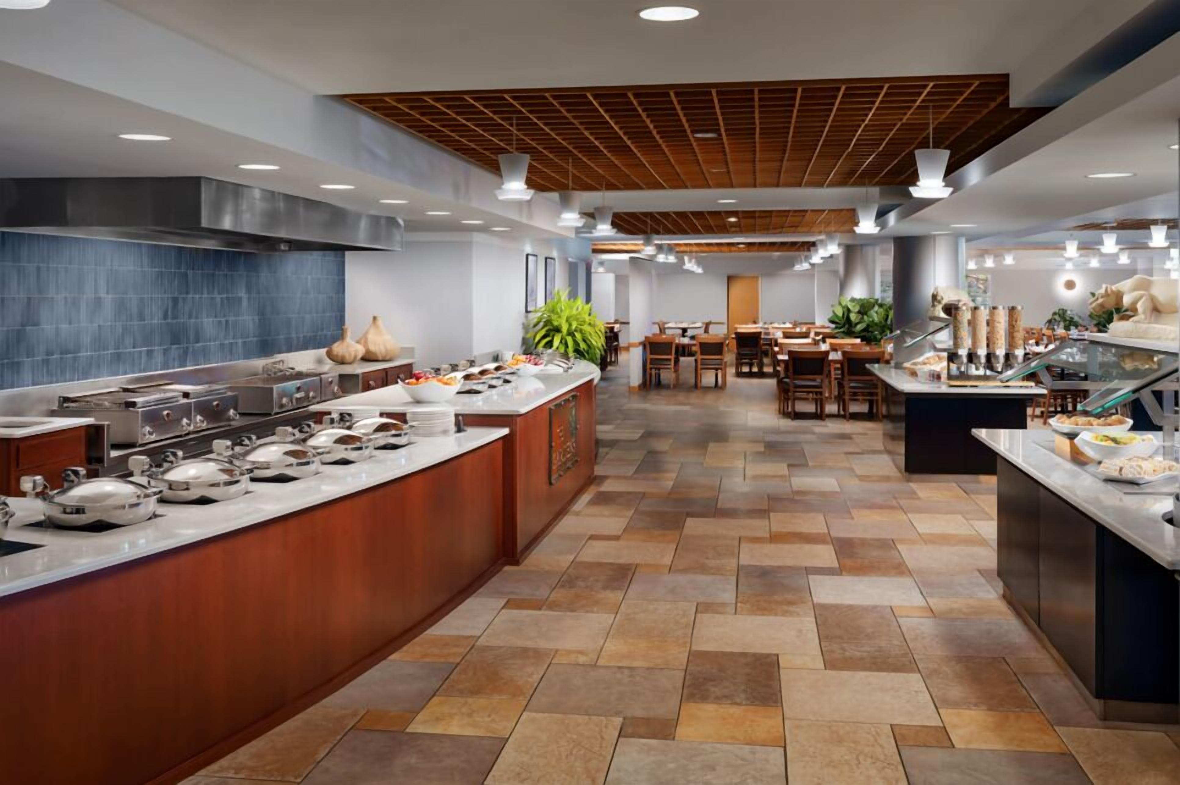 2 間餐廳，供應早餐