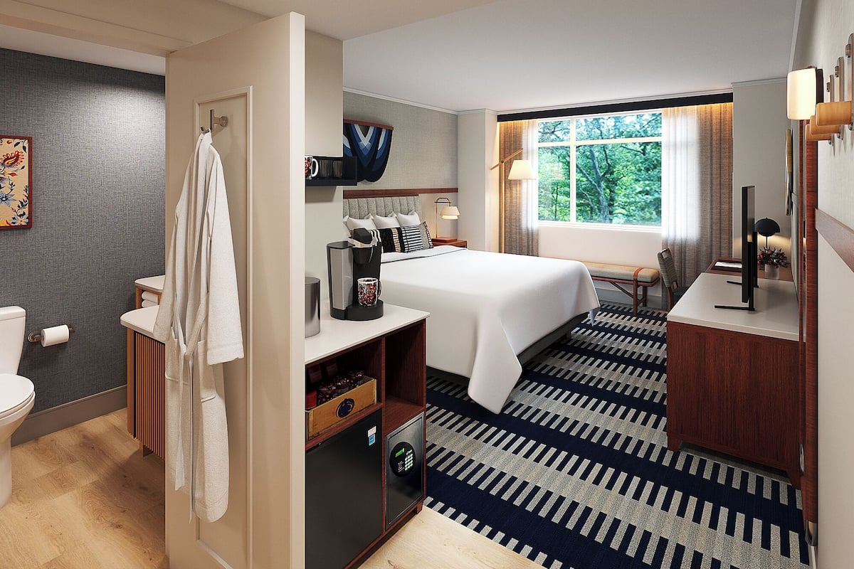 1 bedroom, hypo-allergenic bedding, desk, laptop workspace
