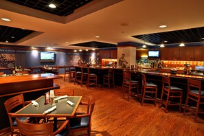 Bar (trong khuôn viên)