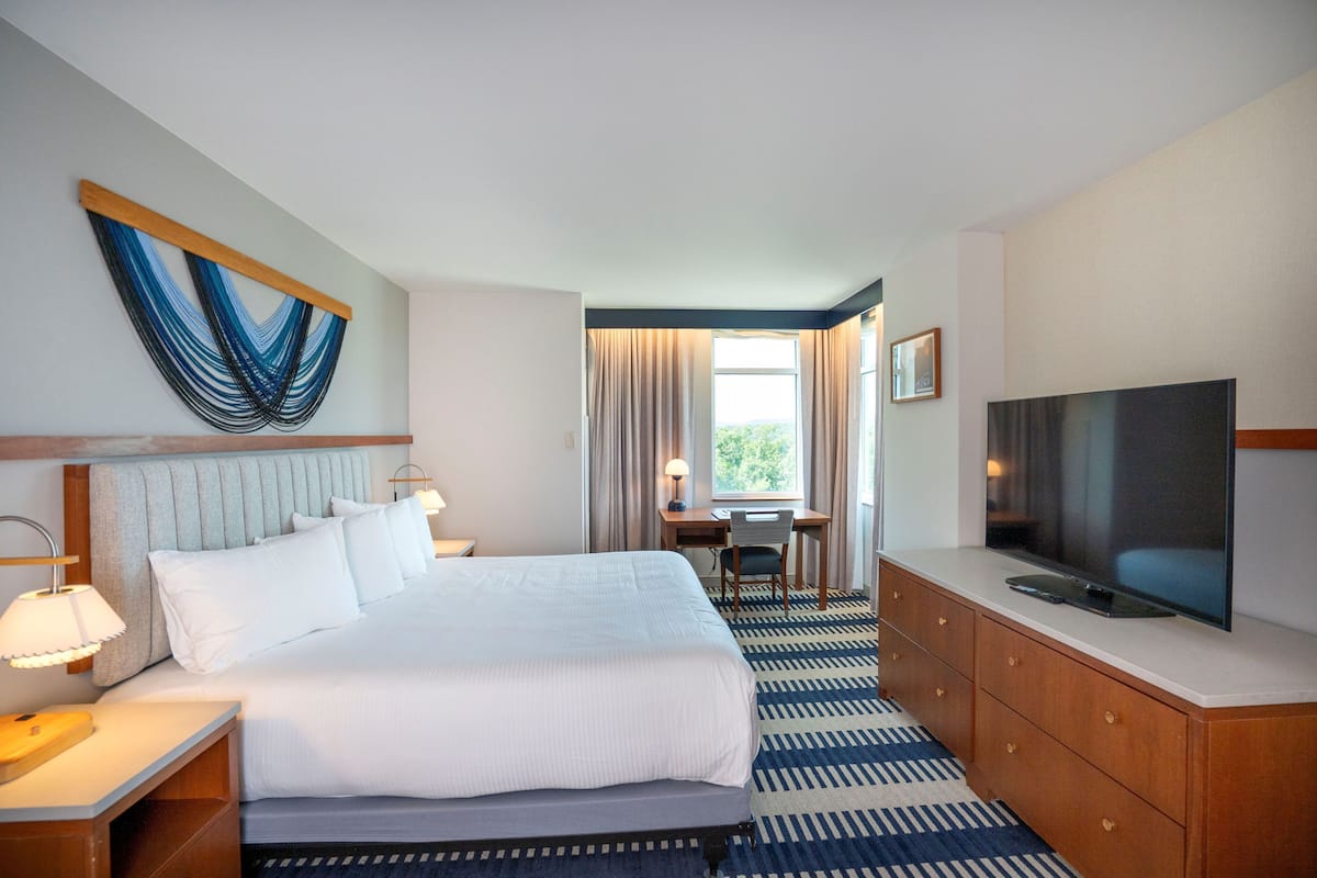 Standard Suite, 1 King Bed with Sofa bed | 1 bedroom, hypo-allergenic bedding, in-room safe, desk