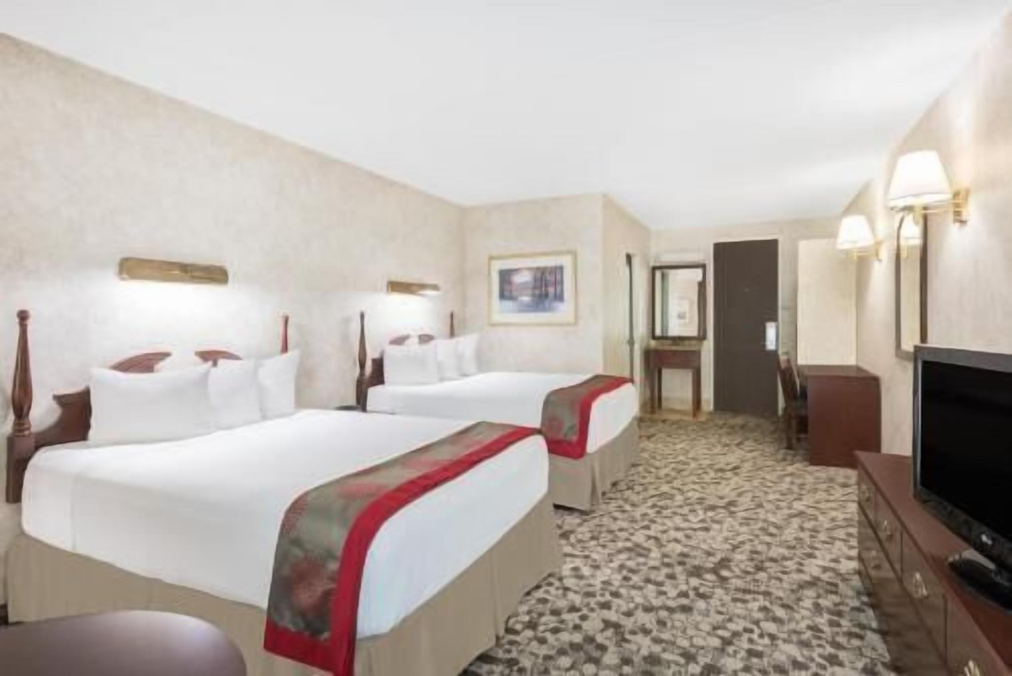 In-room safe, desk, laptop workspace, blackout curtains