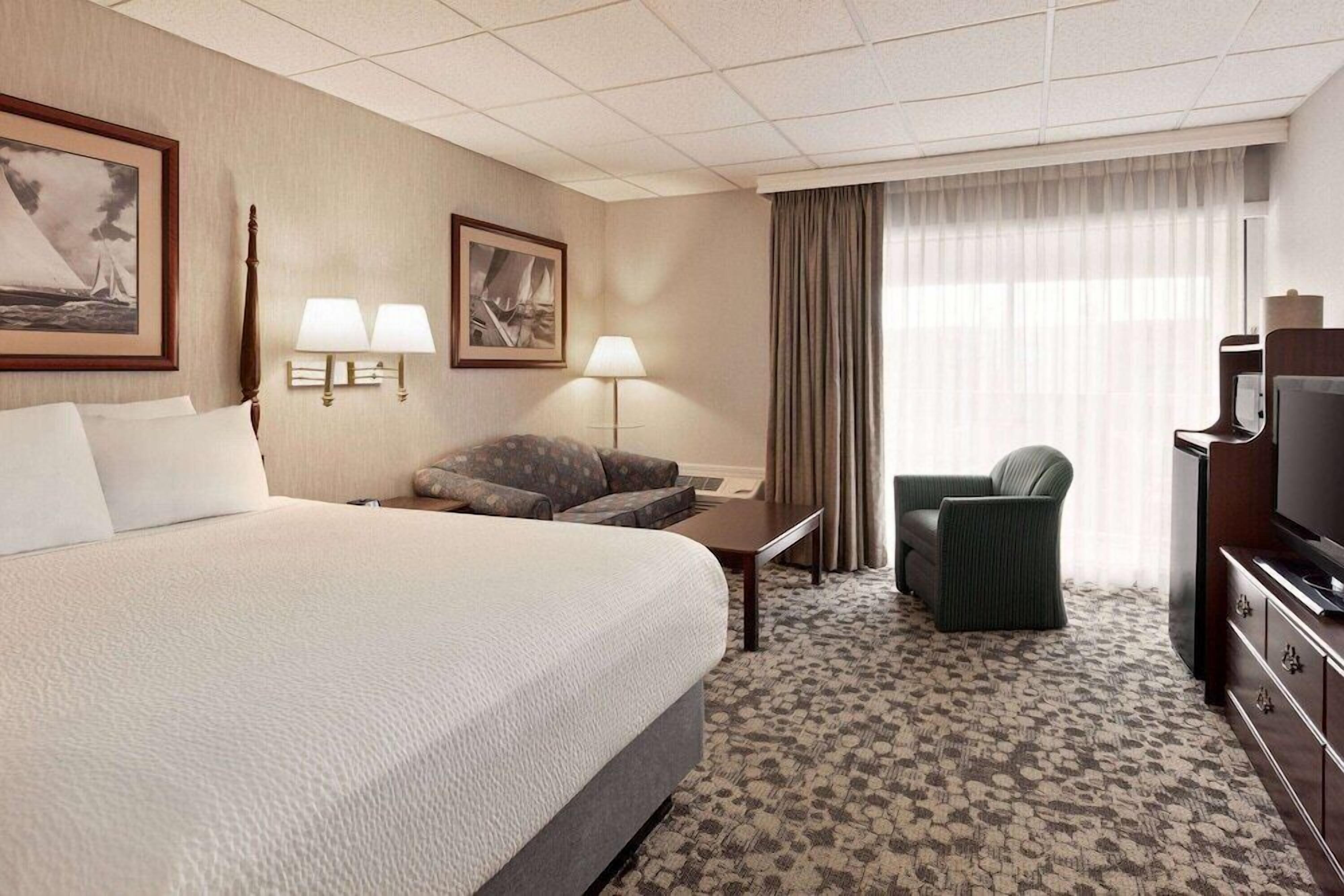 In-room safe, desk, laptop workspace, blackout curtains