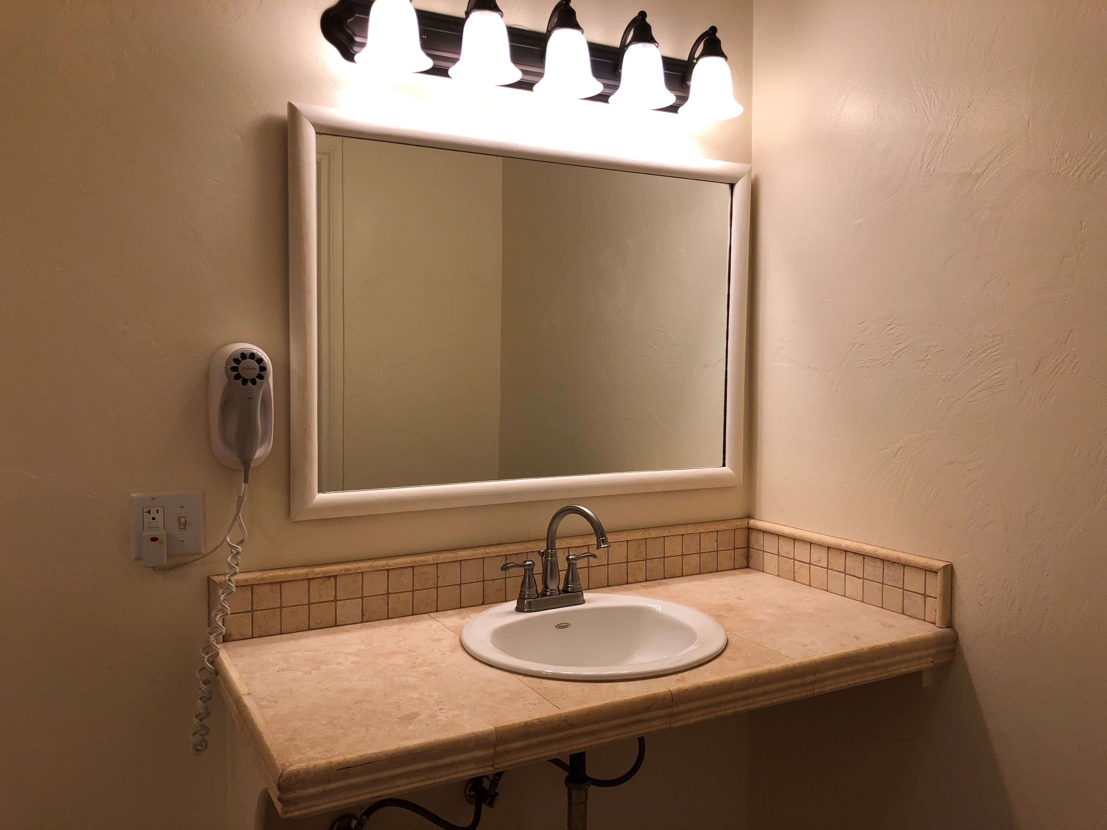 combined shower/bathtub, free toiletries, hair dryer, towels