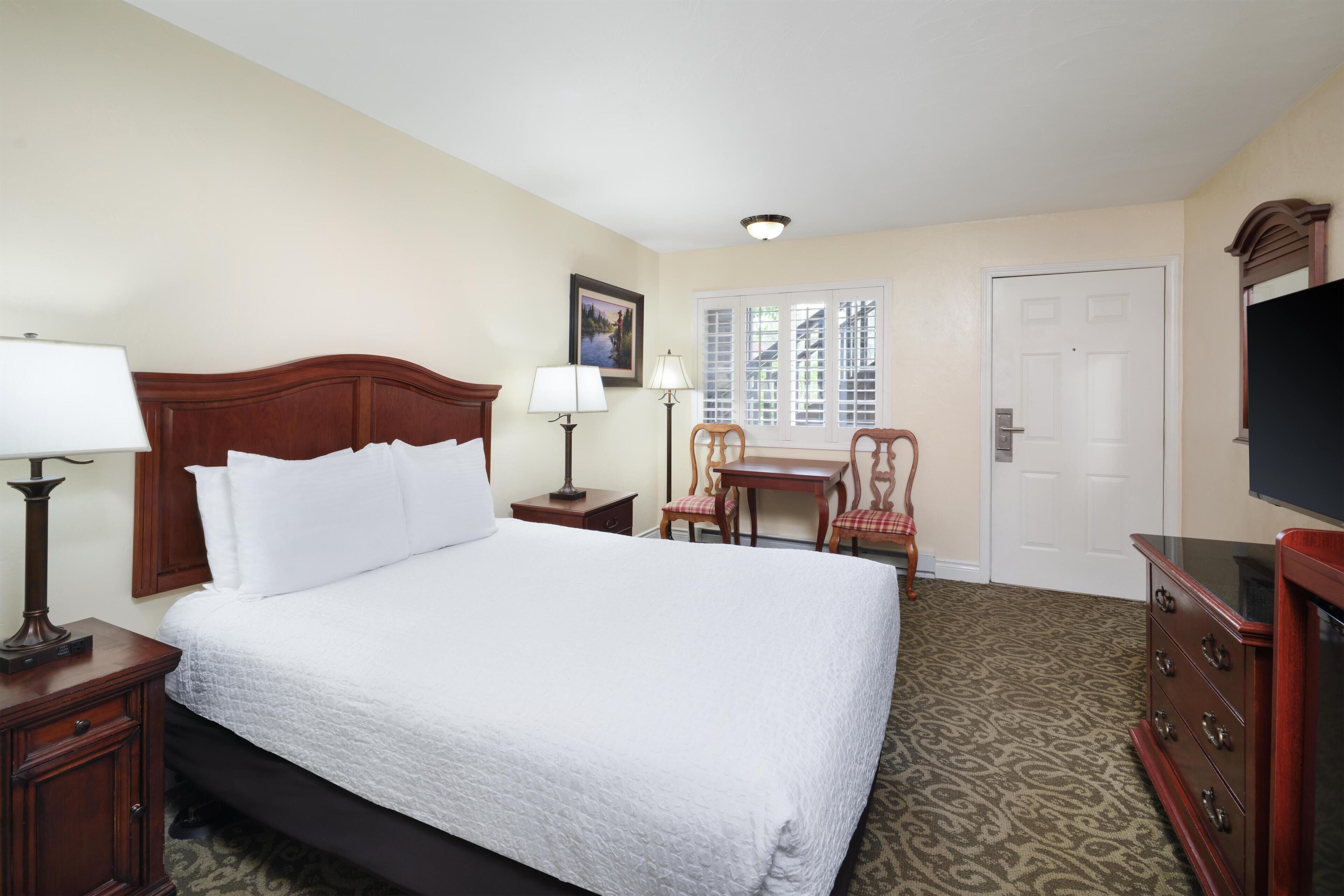 Standard Room, 1 Queen Bed, Accessible, Non Smoking | Iron/ironing board, free WiFi, bed sheets