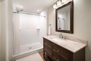 Standard Room, 2 Queen Beds, Non Smoking, Kitchenette (Oversized Room) | Bathroom - Best Western Country Lane Inn (Juneau)