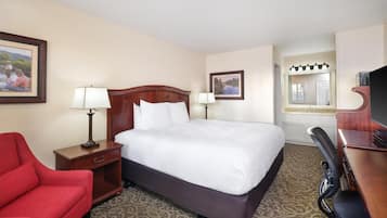 Standard Room, 1 King Bed, Non Smoking, Refrigerator & Microwave | Iron/ironing board, free WiFi, bed sheets