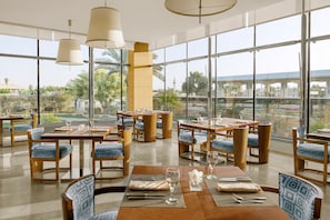 Se sirven desayunos, comidas y cenas