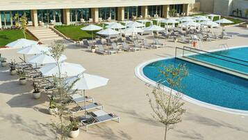 Premium Room, 1 King Bed, Pool Access (Direct) | Frette Italian sheets, premium bedding, down duvets, minibar