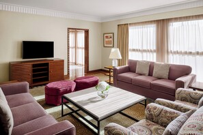 ملاءات إيطالية من طراز فريتي وأغطية فراش متميزة وألحفة محشوة بالريش