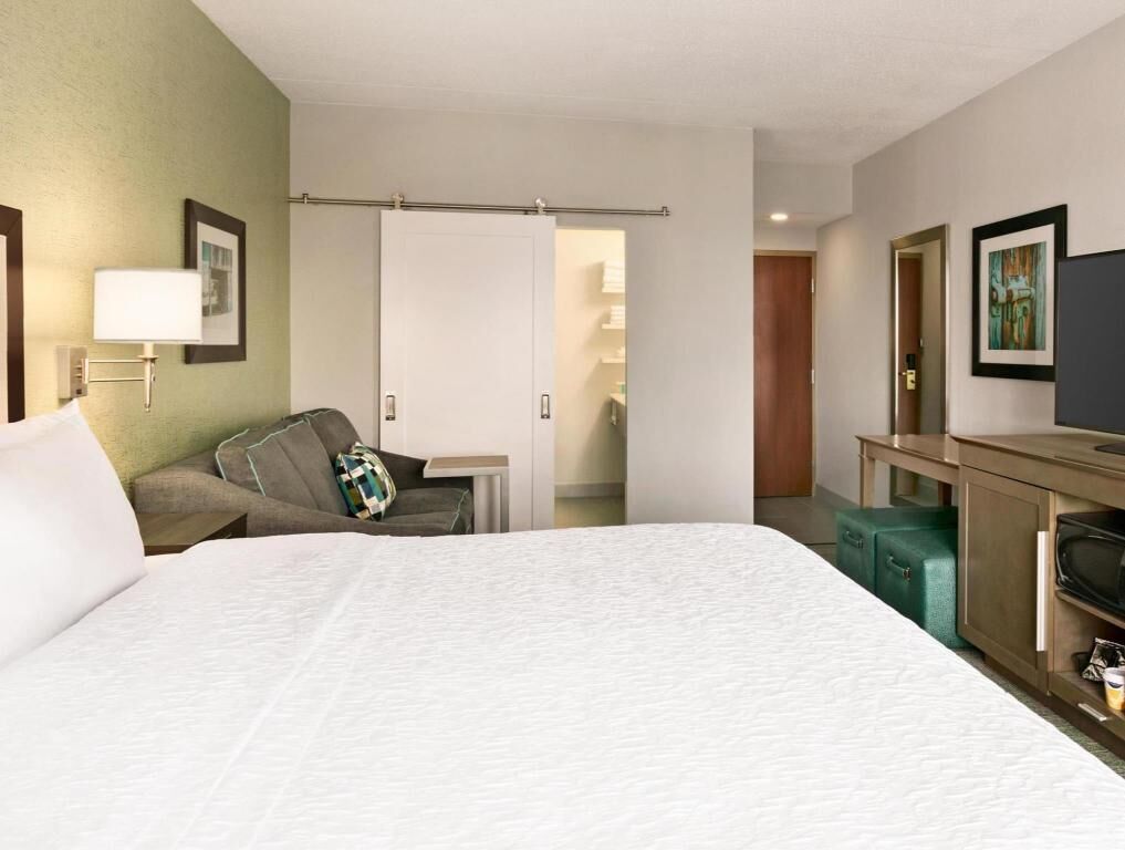 Literie hypoallergénique, surmatelas, coffres-forts dans les chambres