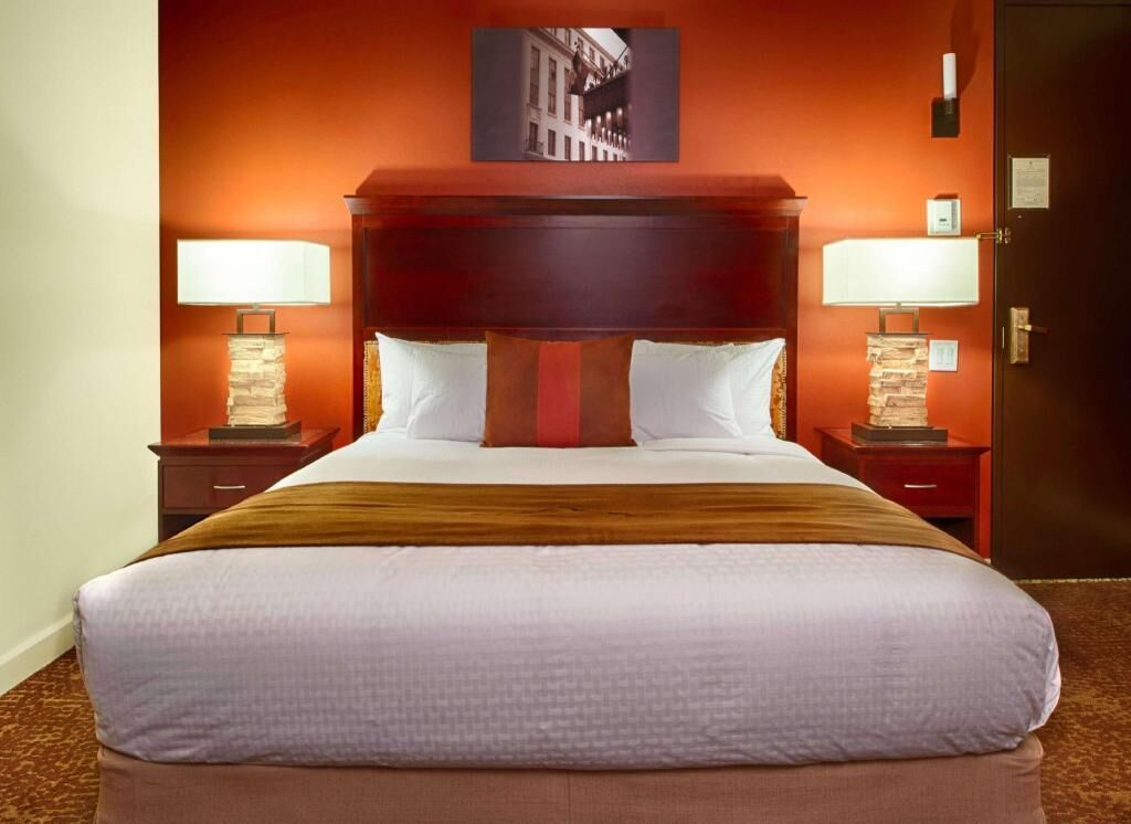 Premium bedding, down duvets, in-room safe, desk