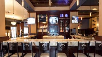 Serves dinner and happy hour