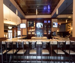 Serves dinner and happy hour