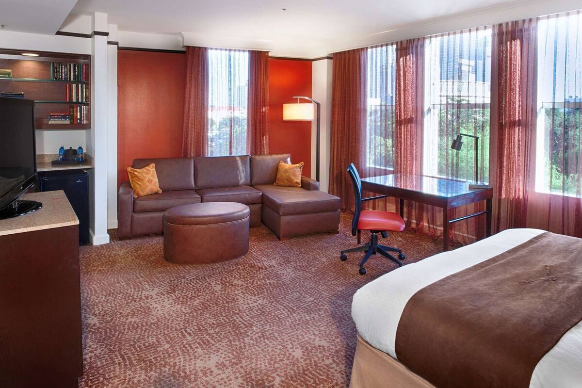 Premium bedding, down comforters, in-room safe, desk
