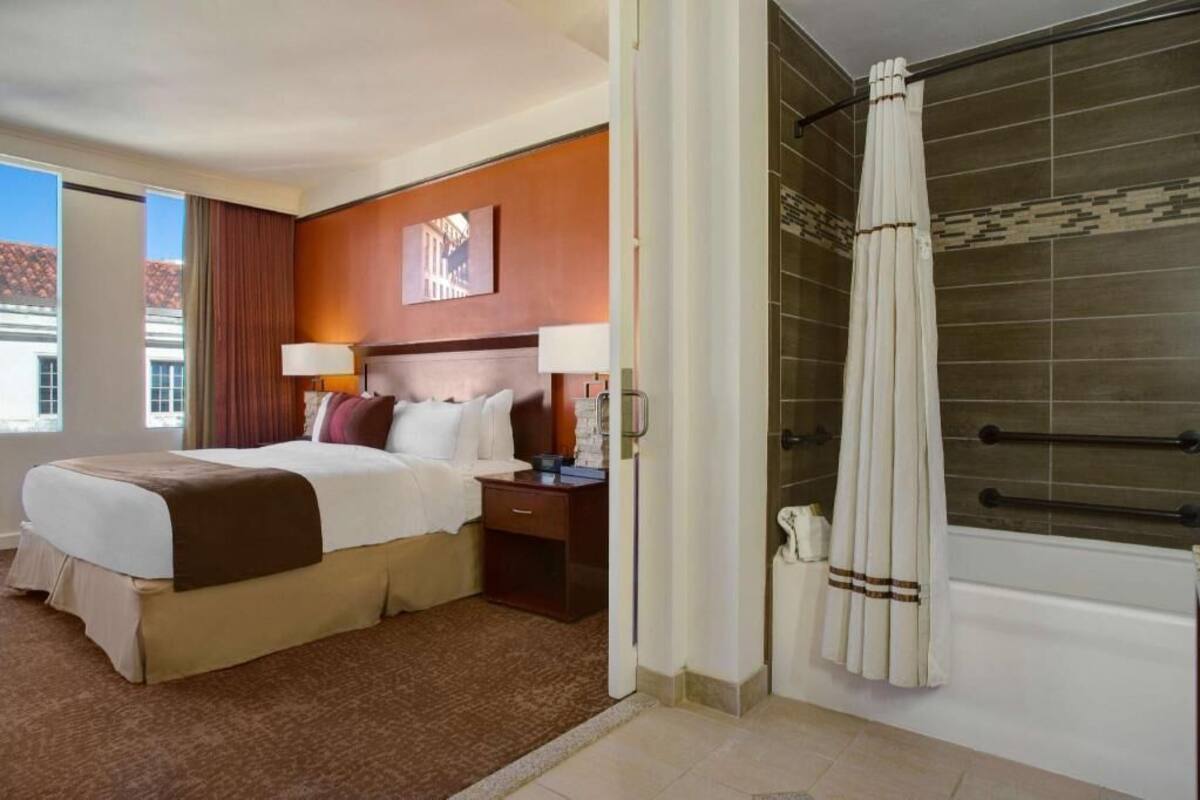 Premium bedding, down comforters, in-room safe, desk