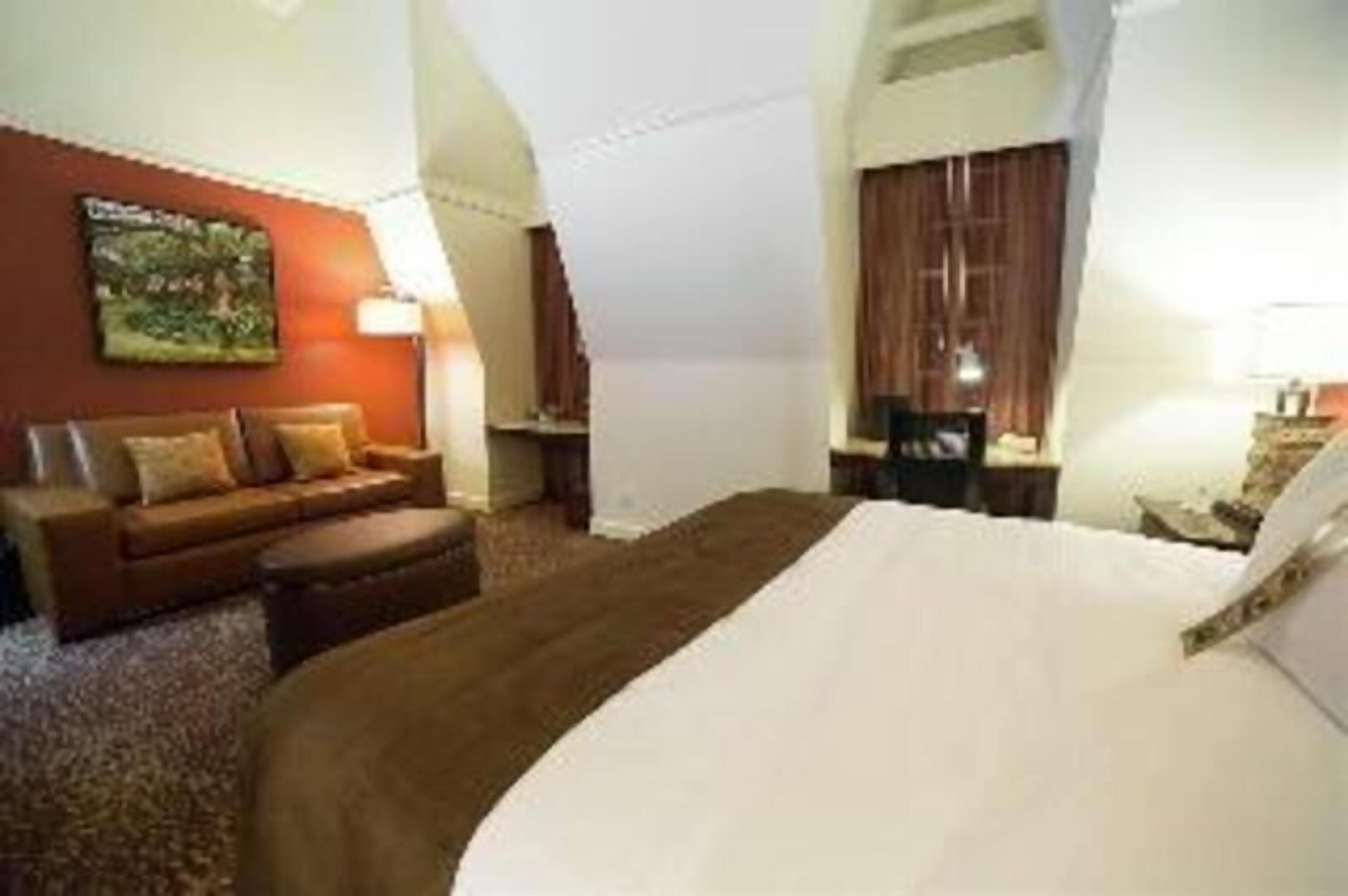 Premium bedding, down duvets, in-room safe, desk