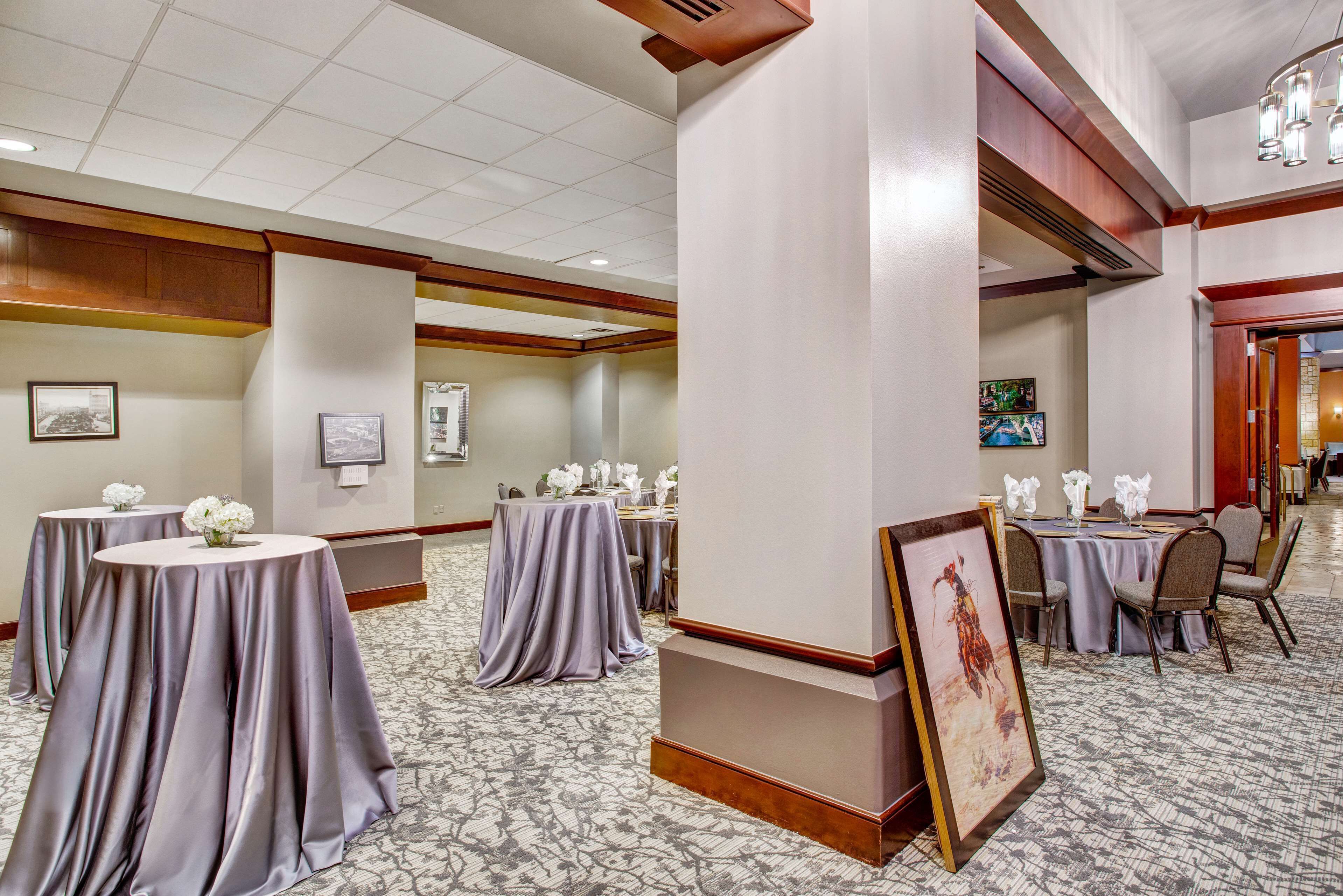 Photo - The Emily Morgan San Antonio - a DoubleTree by Hilton