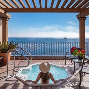 Monterey Bay Inn