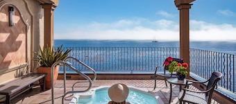 Monterey Bay Inn