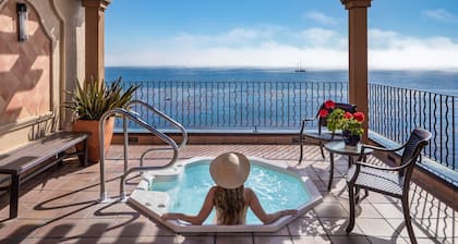 Monterey Bay Inn