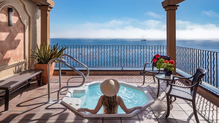Monterey Bay Inn
