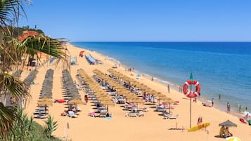 Plage à proximité, sable blanc, navette gratuite vers la plage