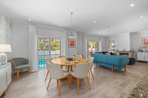 Superior Apartment, 3 Bedrooms, Private Pool | Living area | 40-inch flat-screen TV with digital channels - Vale do Lobo Resort (Loulé)