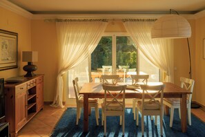 Superior Townhome, 3 Bedrooms, Private Pool | Living area | 40-inch flat-screen TV with digital channels