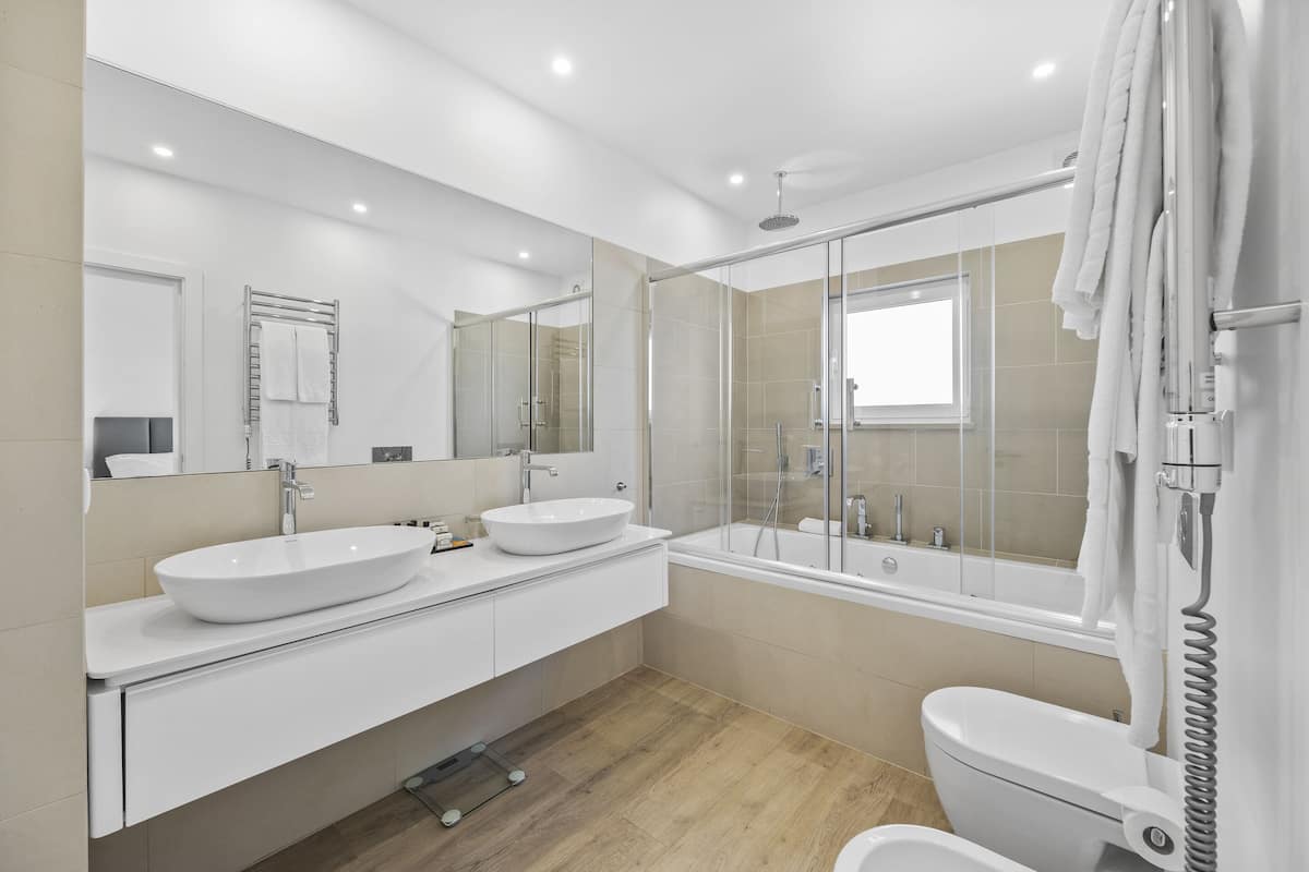 deluxe townhome, 3 bedrooms, private pool | bathroom | free toiletries, hair dryer, towels, soap