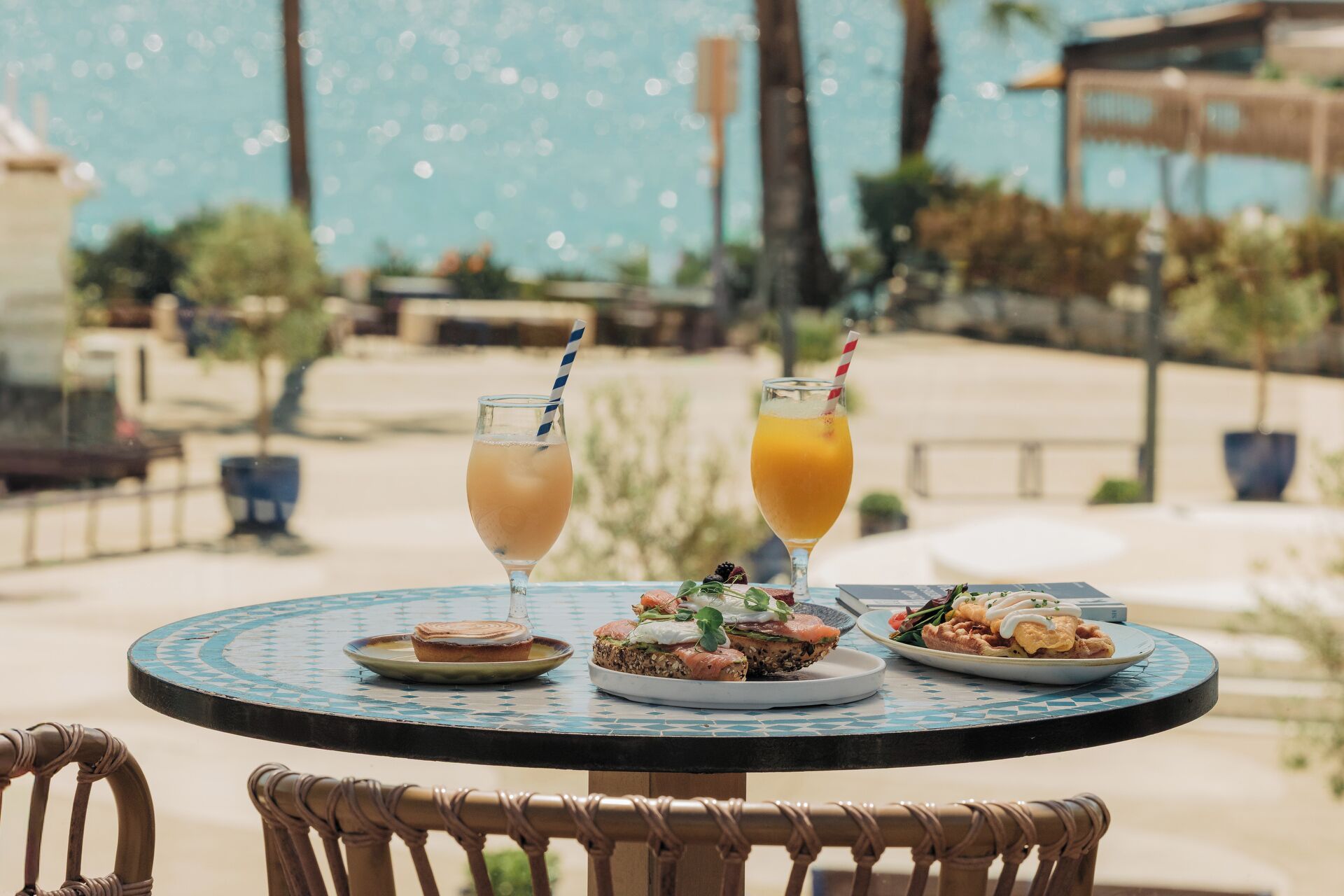 15 restaurants; breakfast, lunch and dinner served 