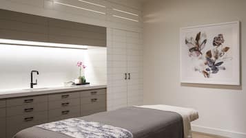Sauna, hot tub, body treatments, aromatherapy, hot stone massages