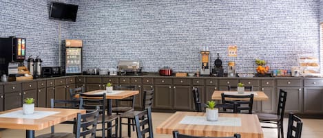 Free daily buffet breakfast