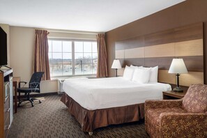 In-room safe, individually decorated, individually furnished, desk - AmericInn by Wyndham Cedar Rapids North (Cedar Rapids)