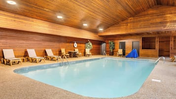 Seasonal outdoor pool, open 6:00 AM to 10:00 PM, pool loungers