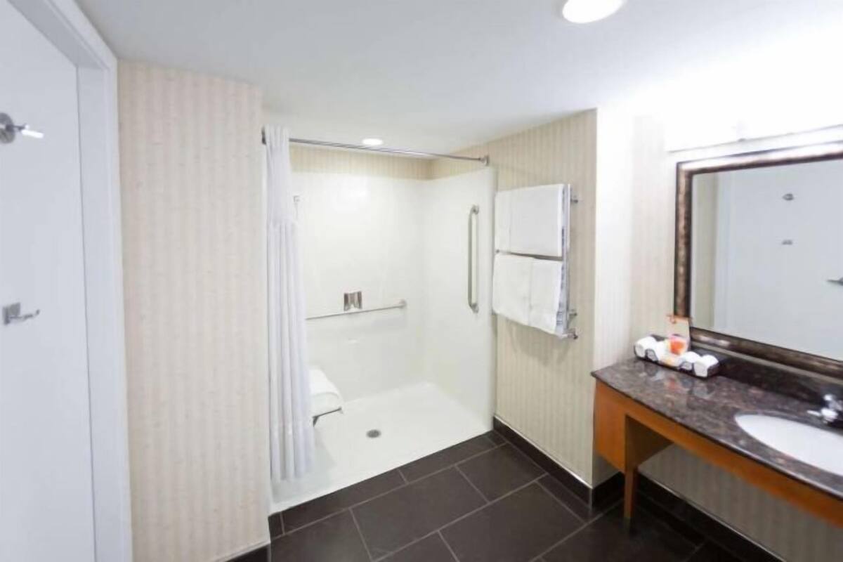 Baño | Ducha y bañera combinadas y artículos de higiene personal de diseño